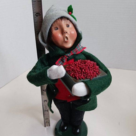 Byers' Choice Ltd "The Carolers" - Picture 3 of 10